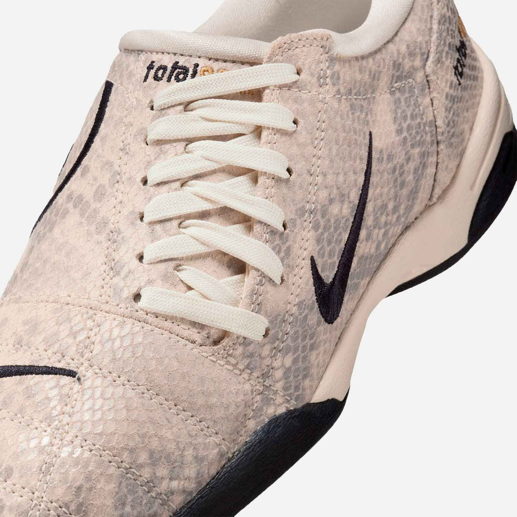 Nike Total 90 SE IB4204-100