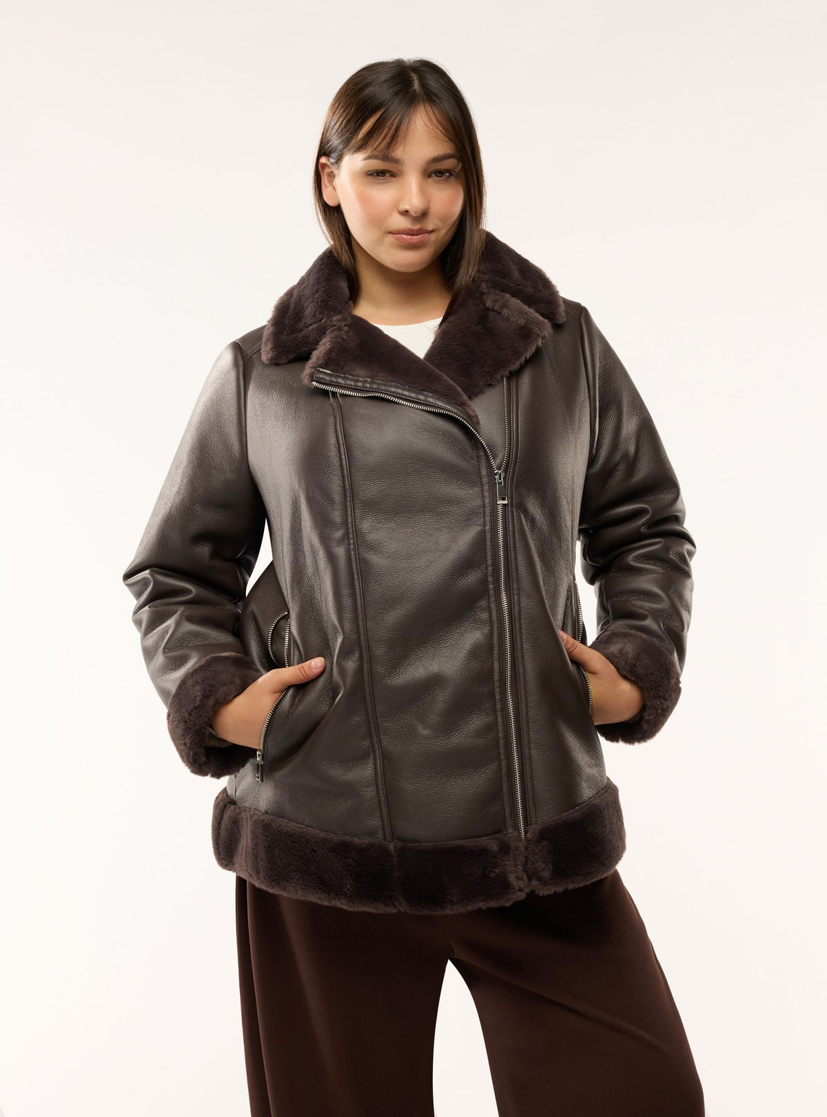 Chaqueta con Cuello Efecto Peluche y Cremallera Cacao