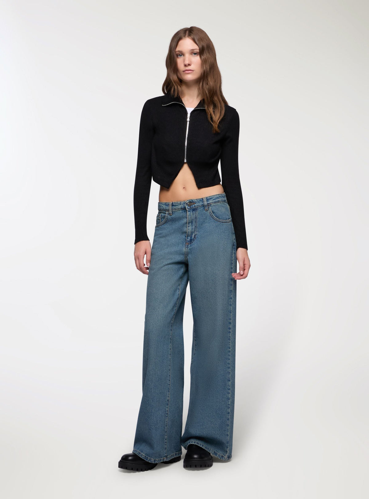 Straight-leg jeans