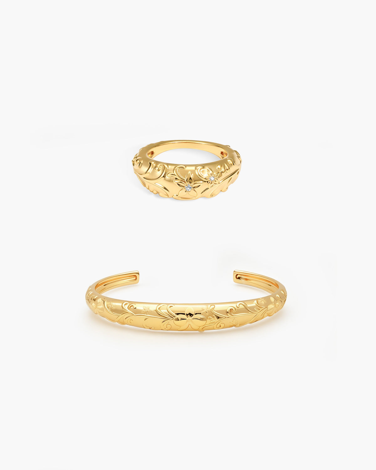 Anillo Wild Lily tipo domo en oro