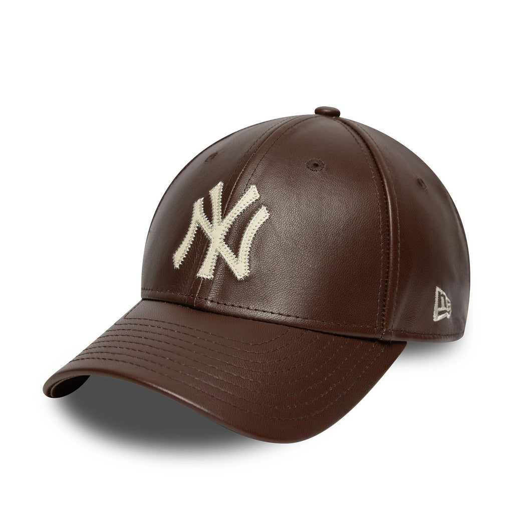 New York Yankees MLB Leather Dark Brown 9FORTY M-Crown Adjustable Cap