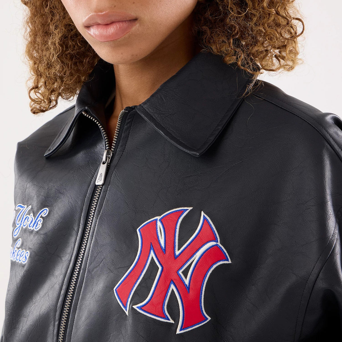 New York Yankees Women's MLB Black Collared Jacket