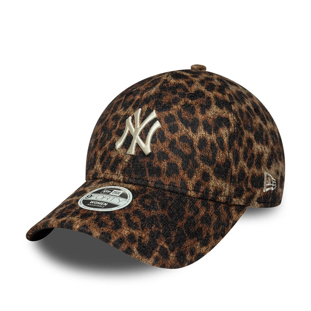 Gorra ajustable New York Yankees MLB Cosy Leopard para mujer, color marrón, modelo 9FORTY