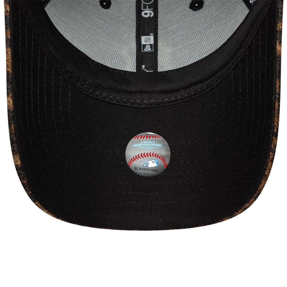 Gorra ajustable New York Yankees MLB Cosy Leopard para mujer, color marrón, modelo 9FORTY