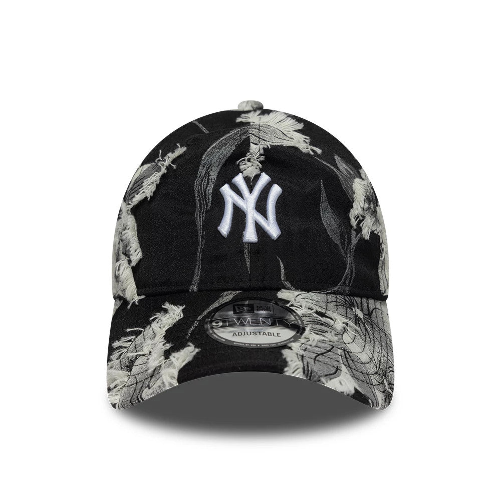 New York Yankees MLB Frayed Black 9TWENTY Adjustable Cap