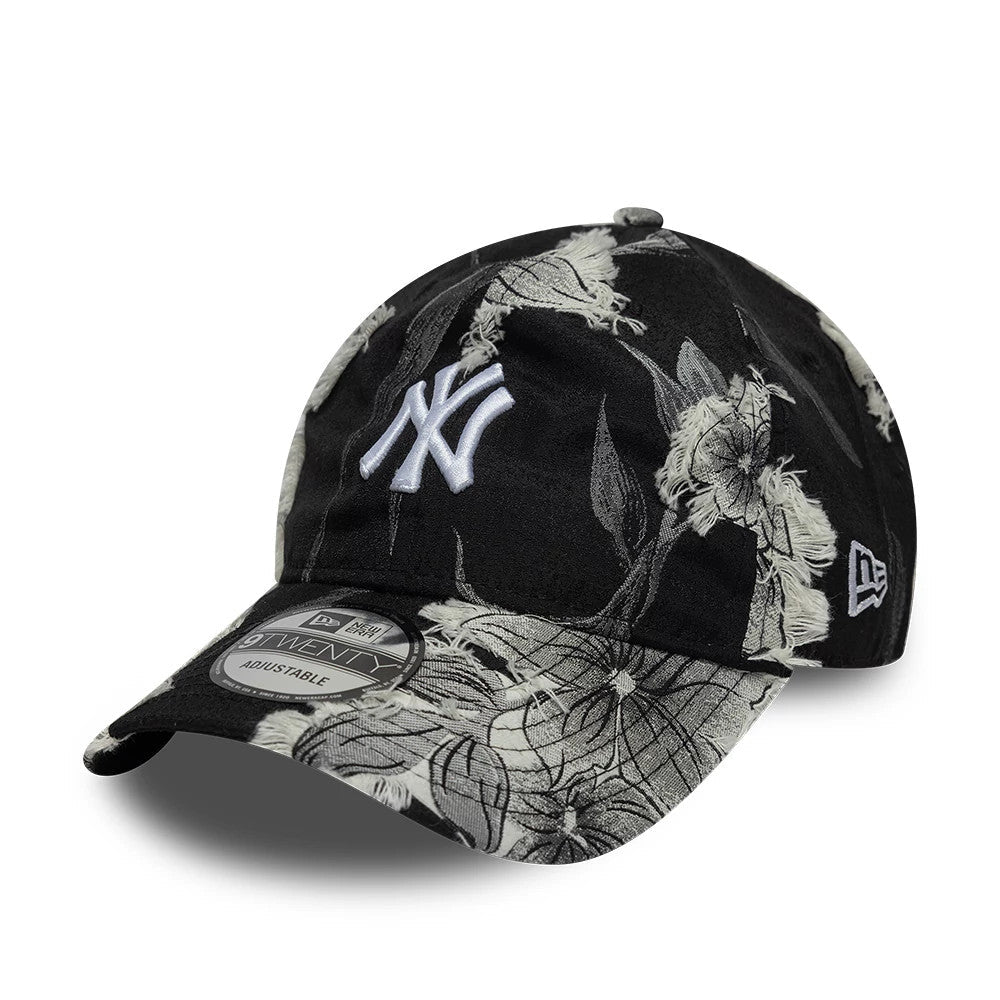 New York Yankees MLB Frayed Black 9TWENTY Adjustable Cap