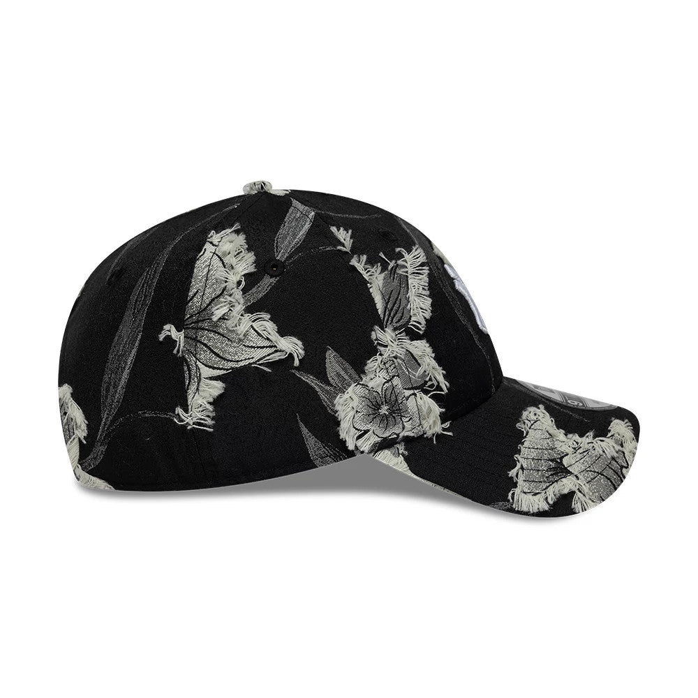 New York Yankees MLB Frayed Black 9TWENTY Adjustable Cap