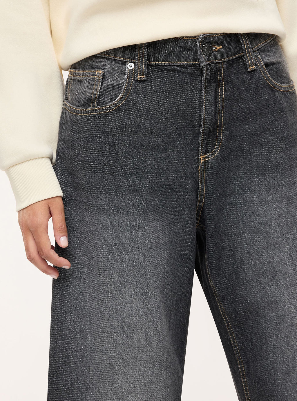 Solid Black Balloon Jeans Denim