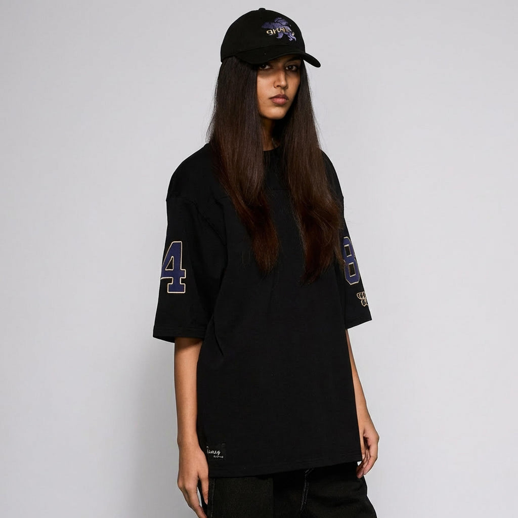 Camiseta Concreat Jungle Cuello V Oversized Negra
