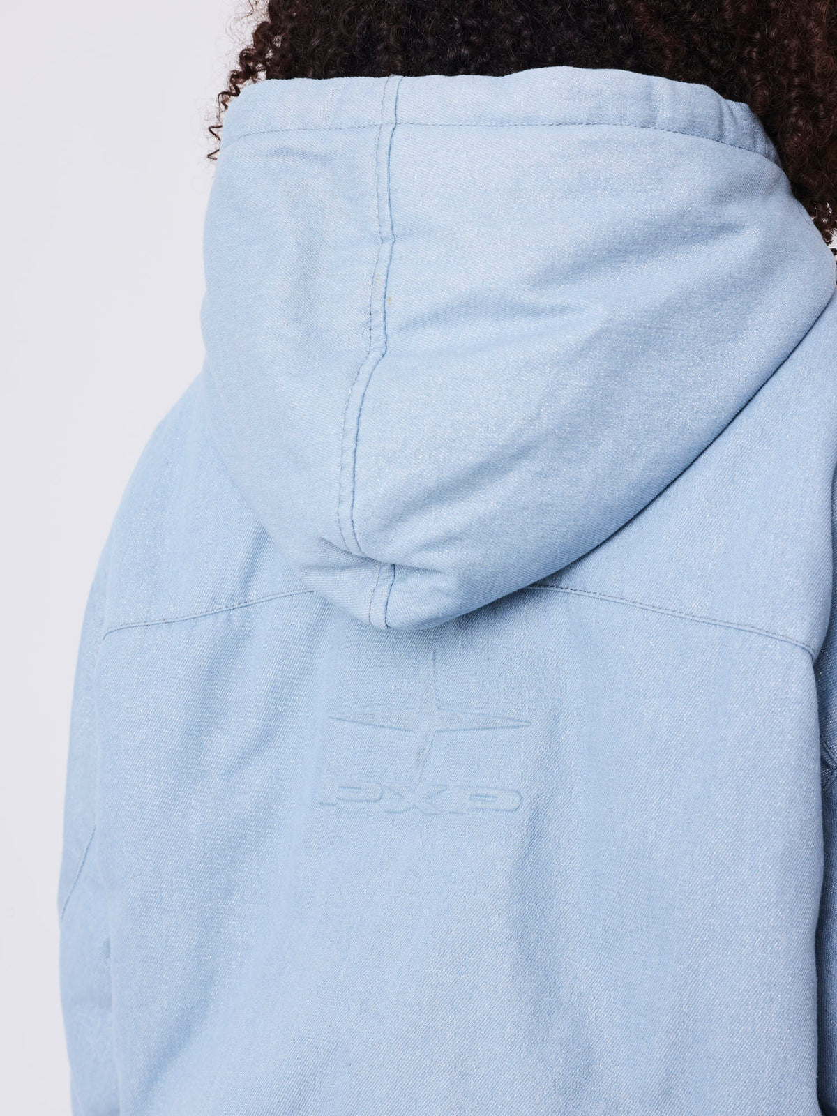 Chaqueta con Capucha Frosted