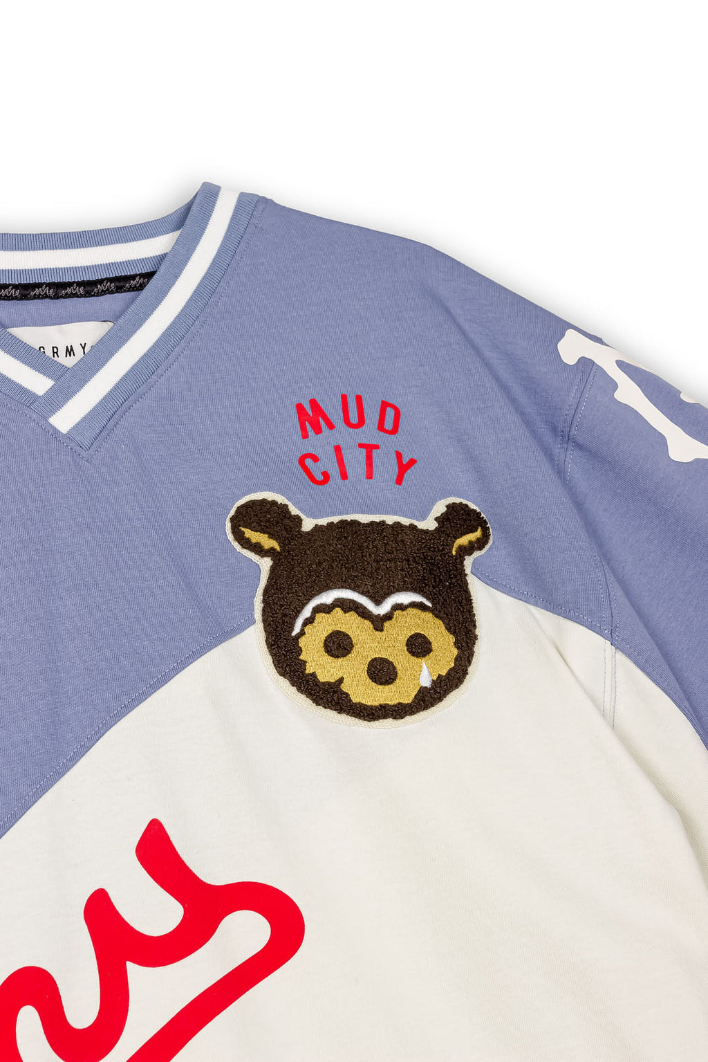 Camiseta Mud's The Residence Cuello V Oversized Azul