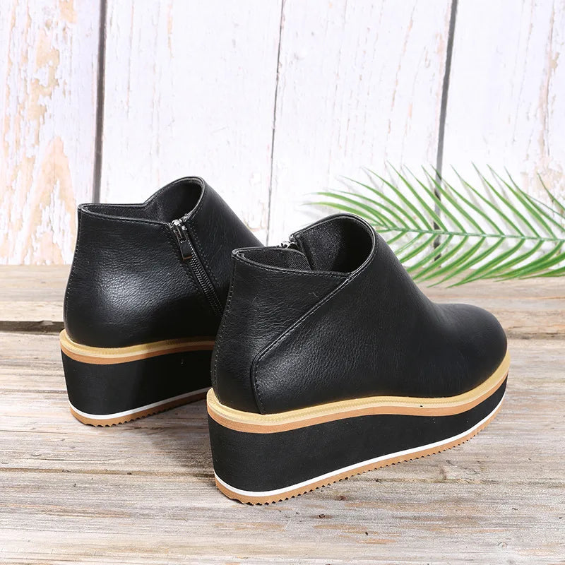 Coralie | Botines de cuña con cremallera lateral