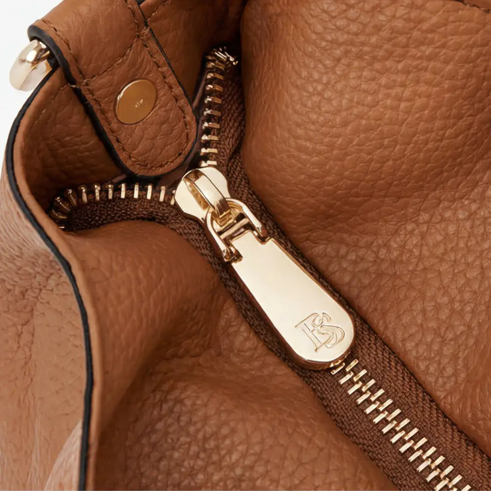 Carrina | Bolso Hobo de Cuero Suave de Diario