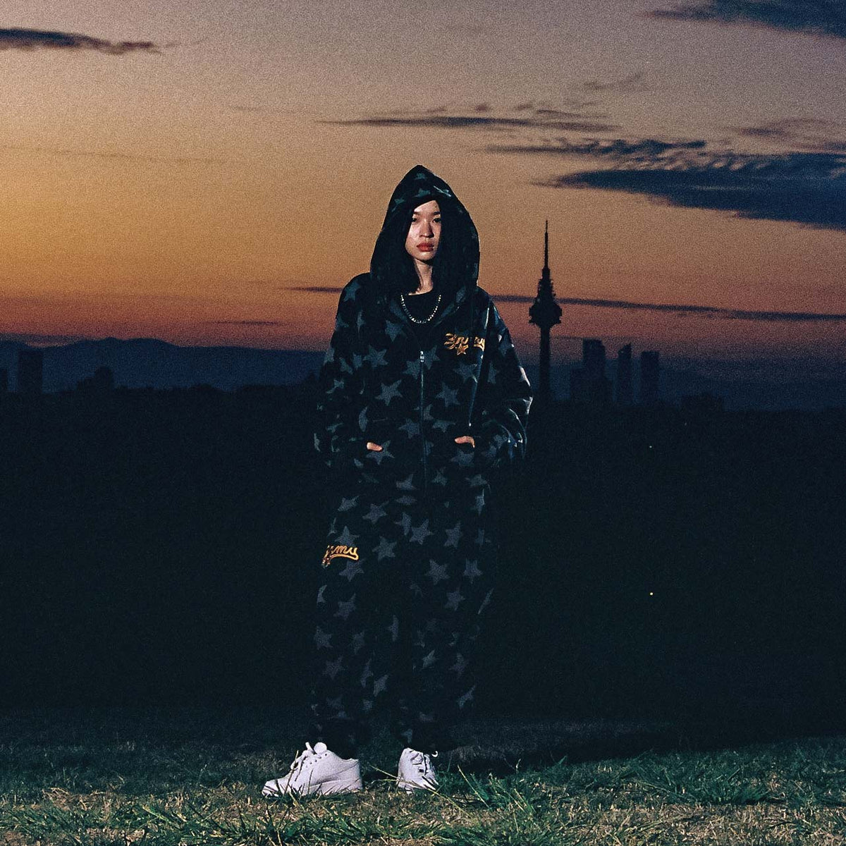 Sudadera Mud's The Residence Negra