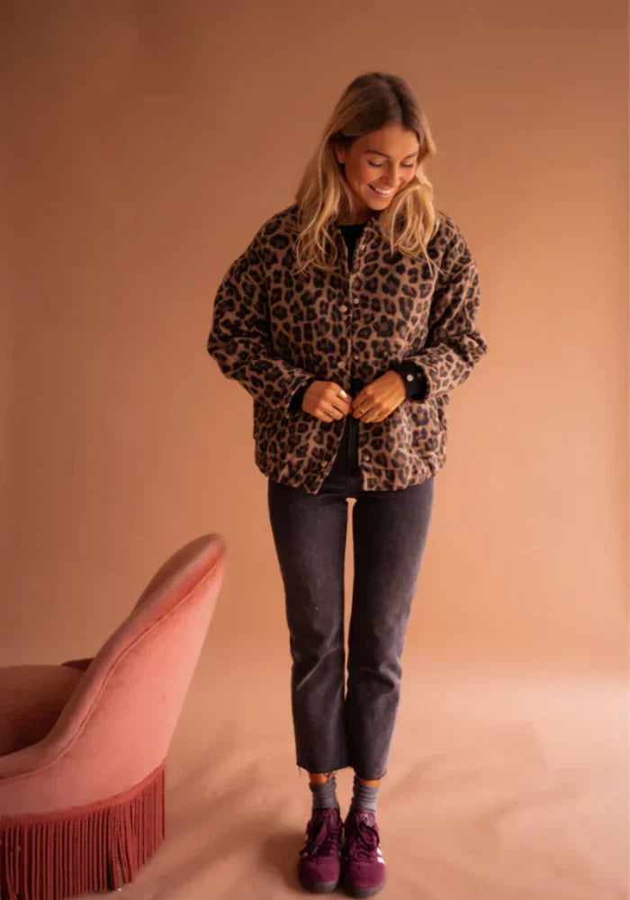 Valeria |Chaqueta con Estampado de Leopardo Elegante y Corte Cómodo