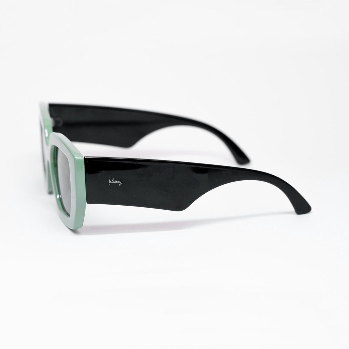 NOA GREEN BLACK