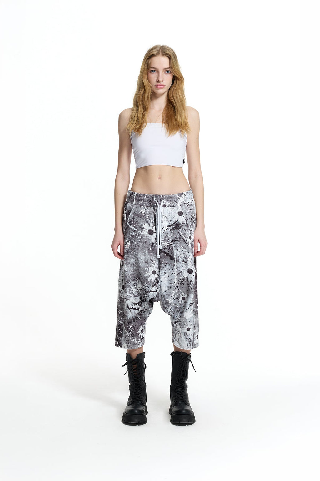 Bermudas Entrepierna Caída Estampado Floral Efecto Pintura