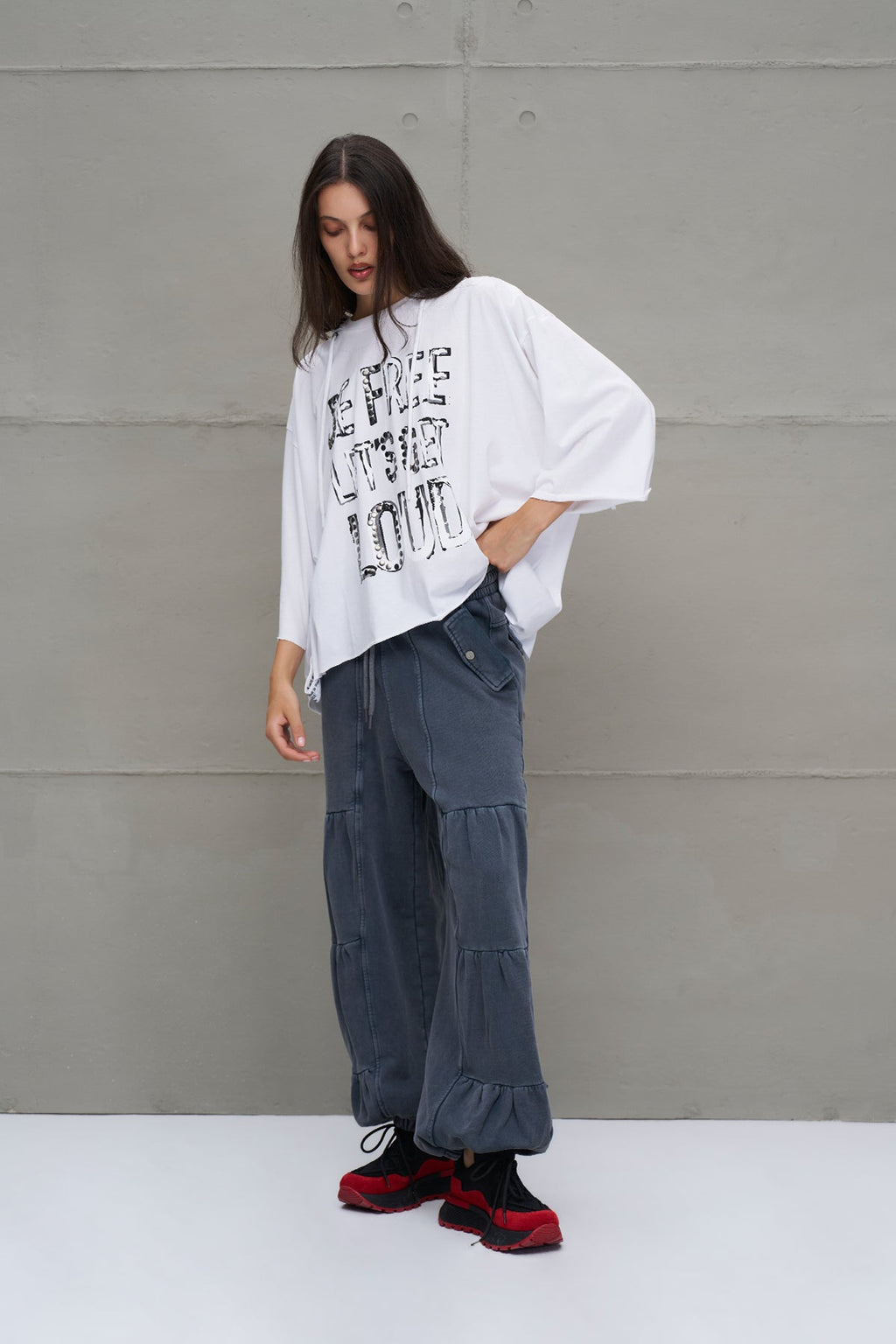 Oversized Cargo Pants with Pockets in Anthracite