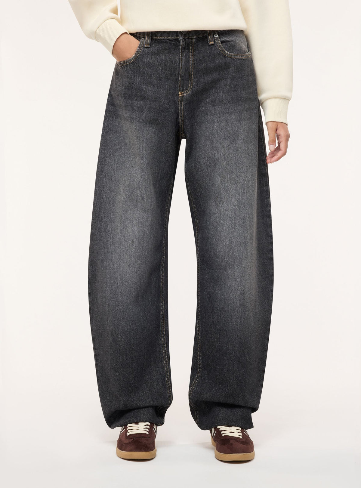 Solid Black Balloon Jeans Denim