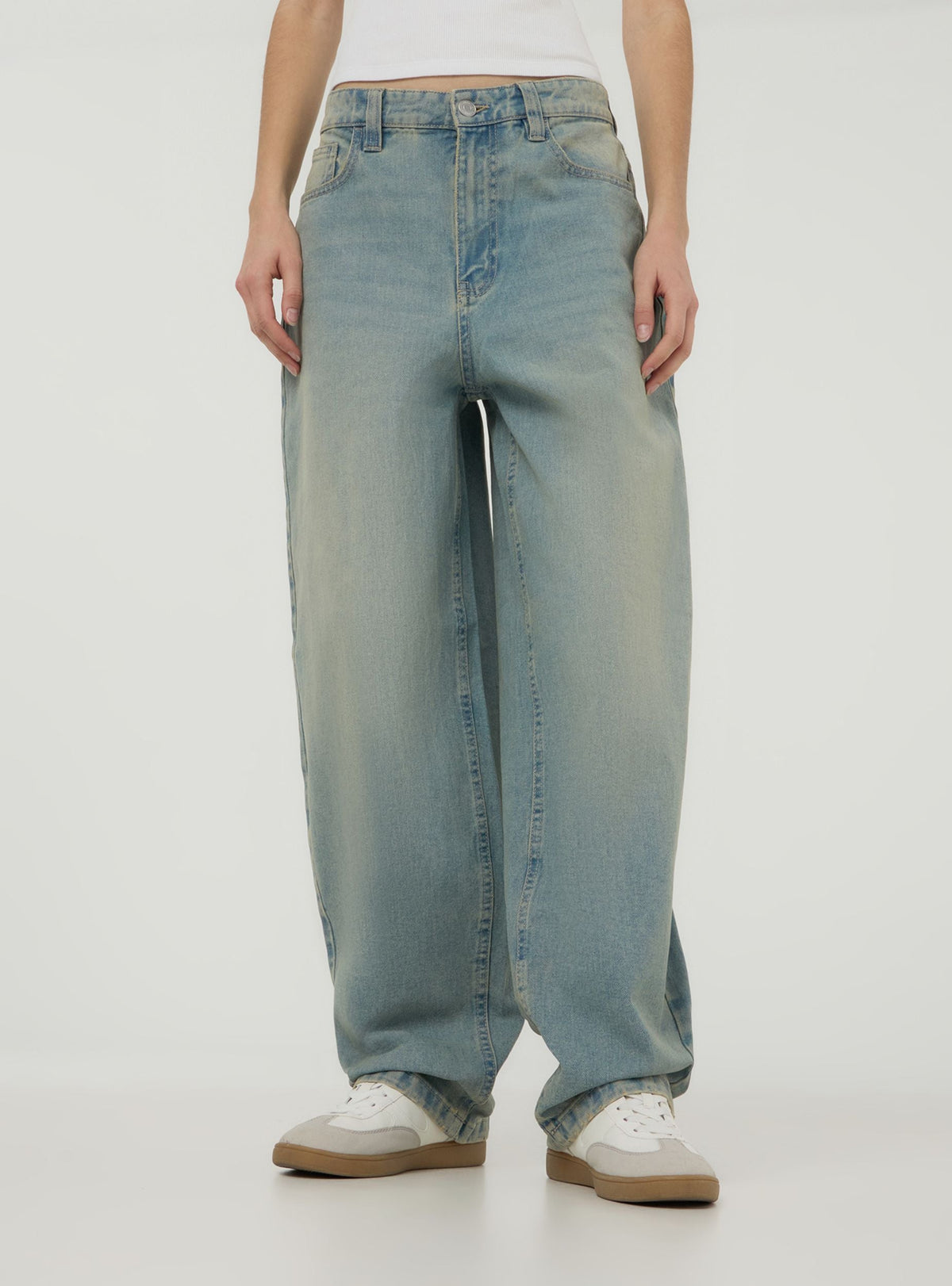 Mid-Blue Dyed Balloon Jeans