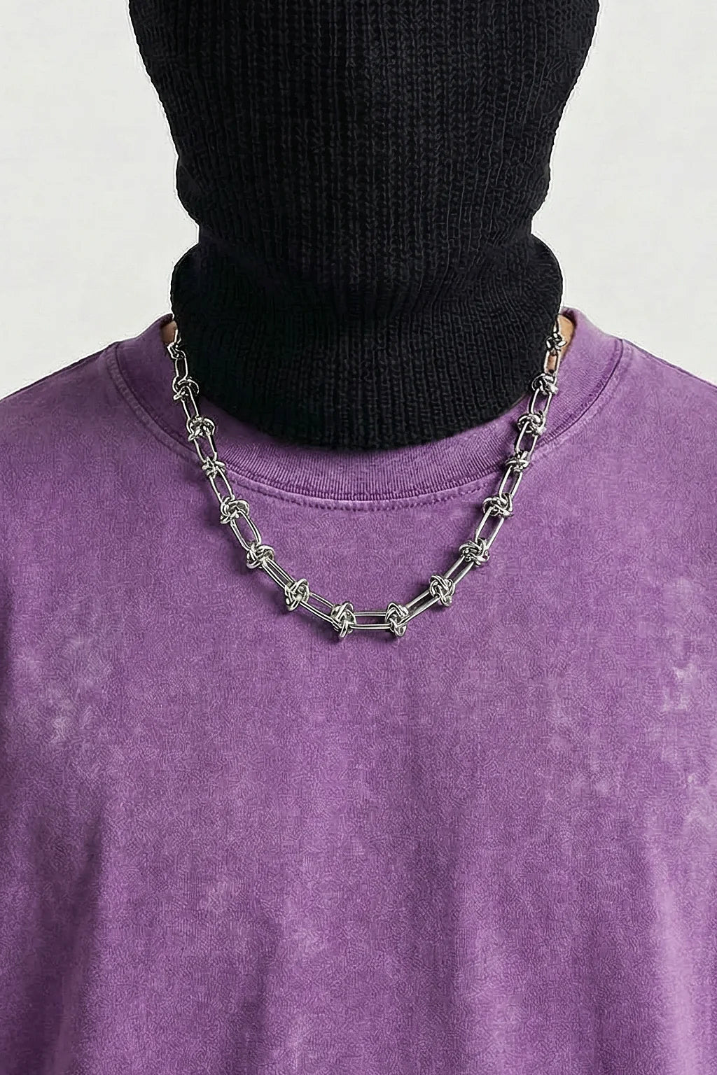 Barbed wire choker