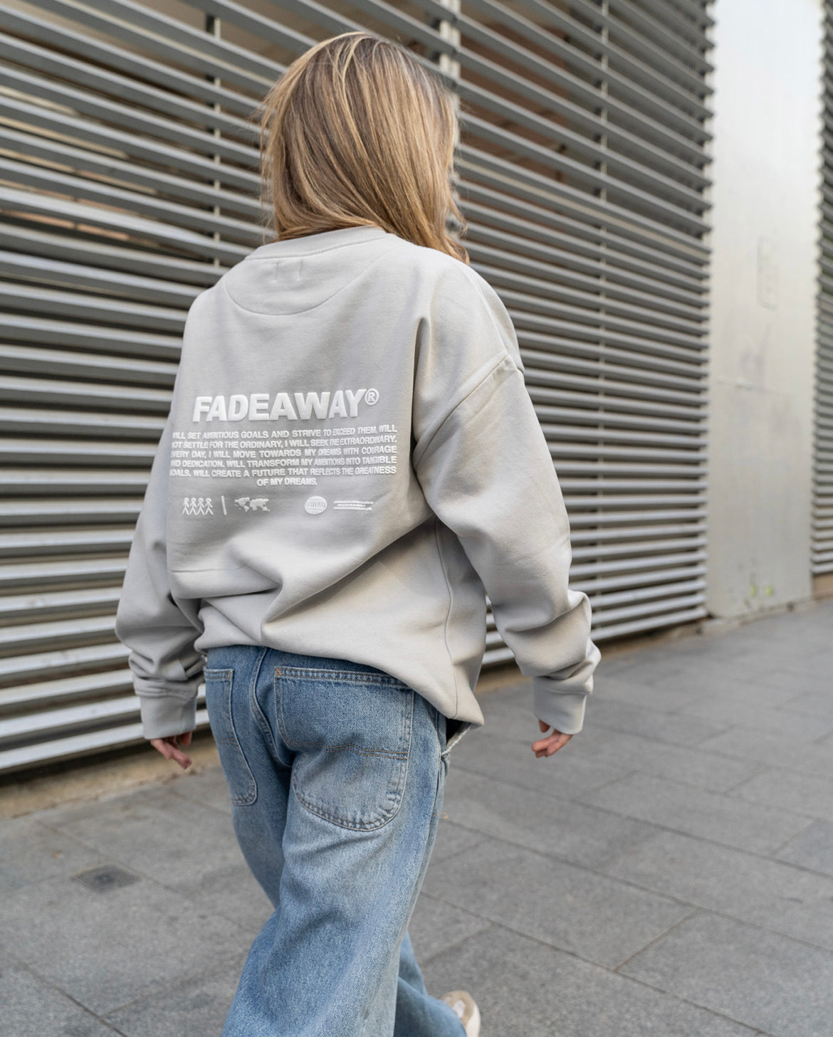 LIGHT GRAY GOALS SWEATSHIRT