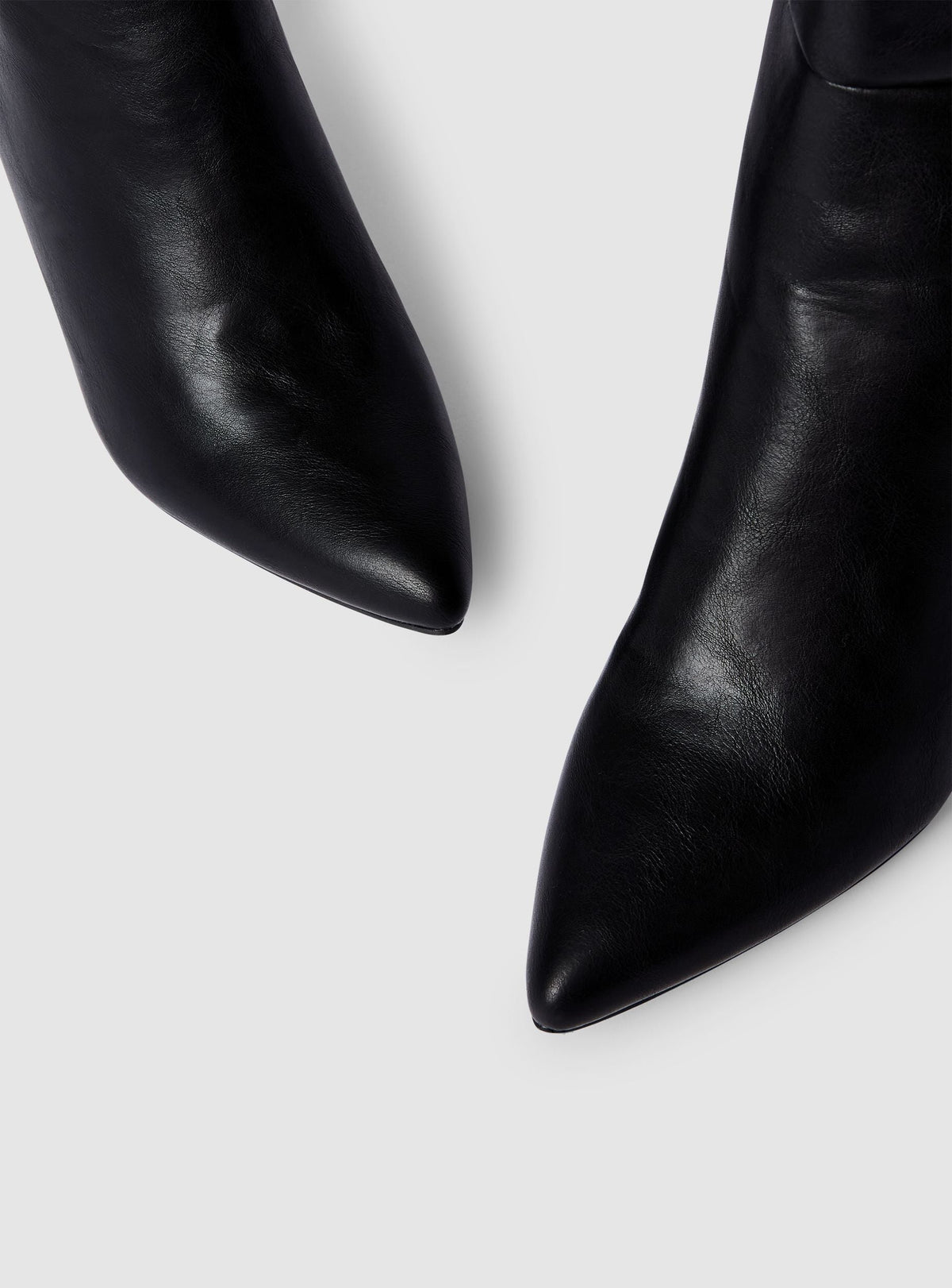 High-heeled boots