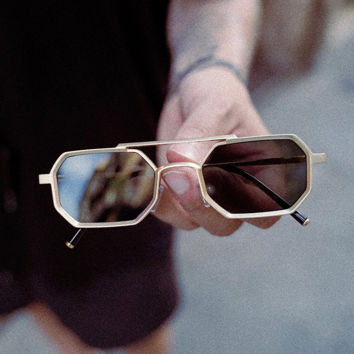 INGOT GOLD BLACK