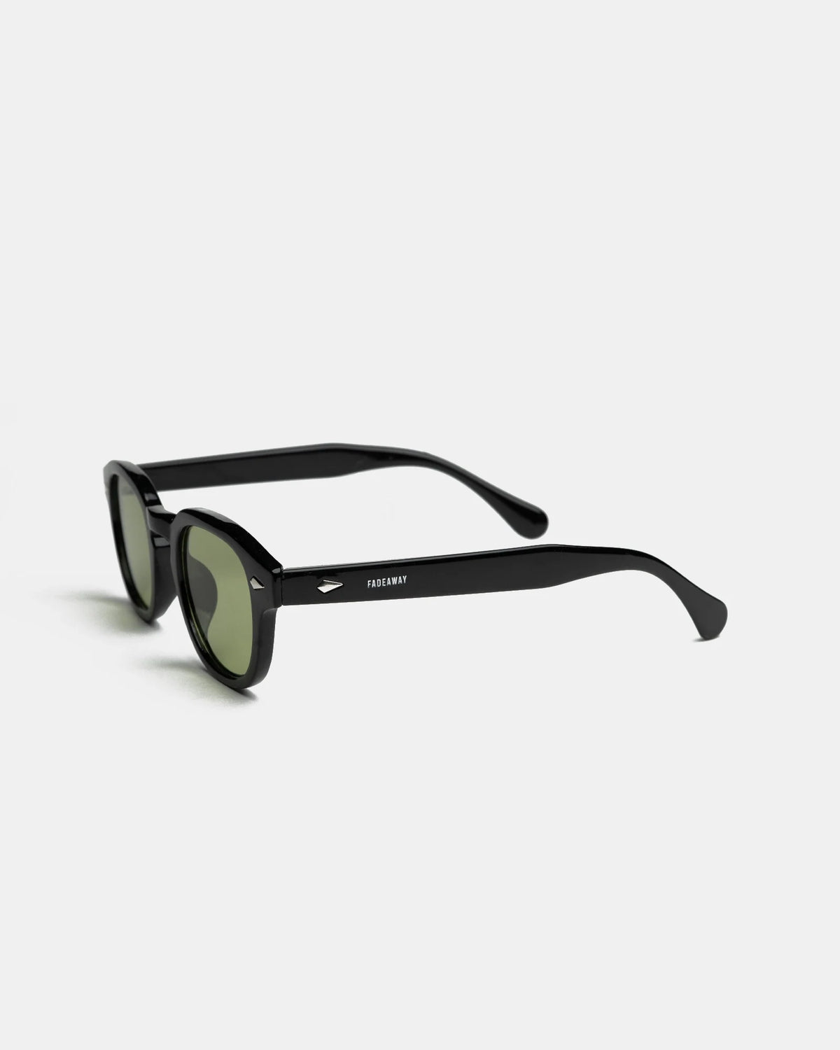 FADE BLACK GREEN