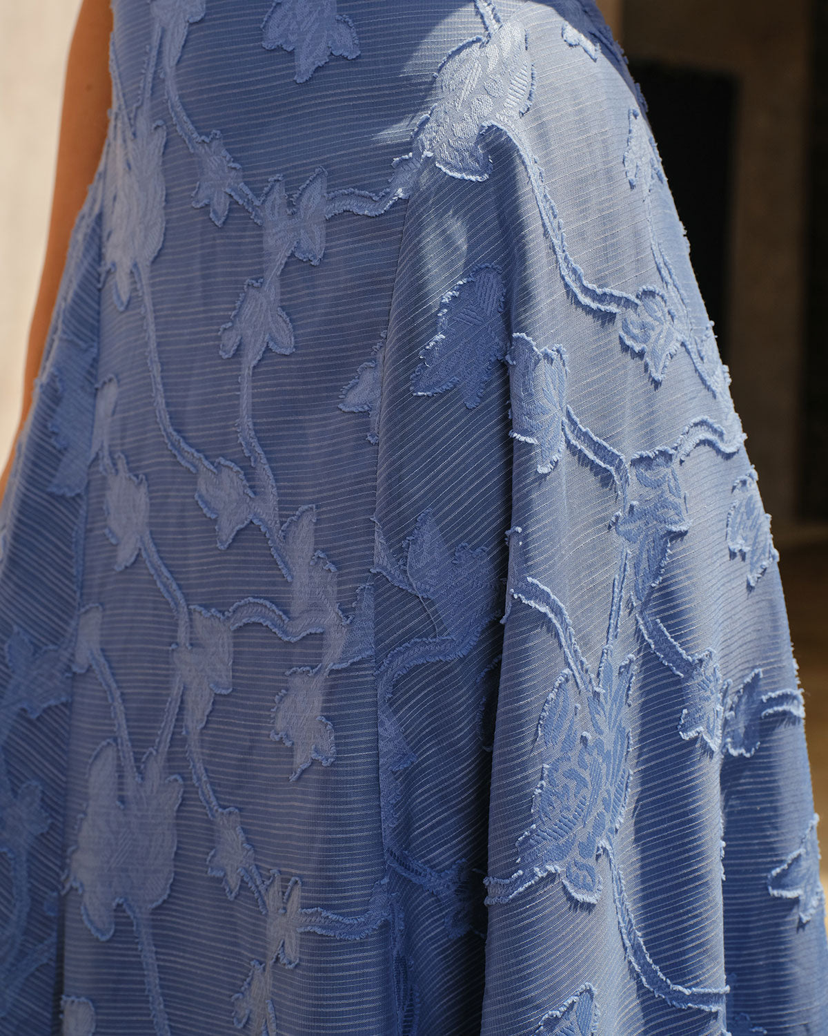 Paloma | Vestido Largo de Jacquard Floral Azul Mujer Escote Cuadrado Tirantes